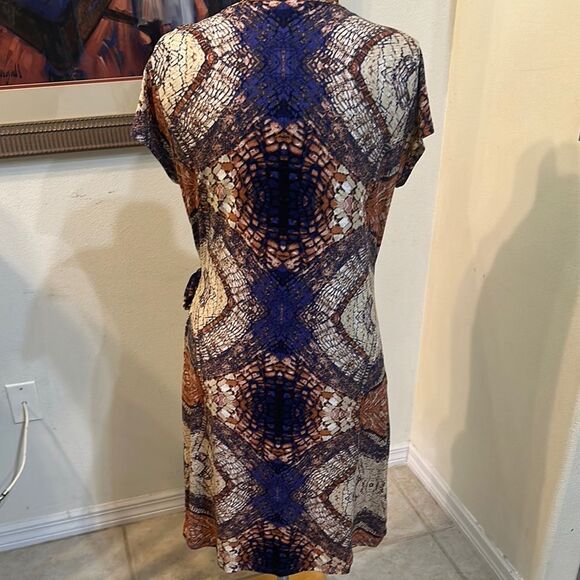 FYLO Side Tie Gathered Pattern Dress Size Large - Picture 12 of 15